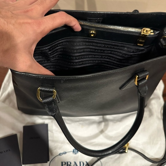 PRADA Medium Galleria Saffiano leather bag - Picture 7 of 16
